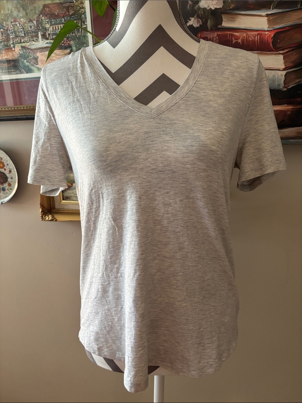 NWOT Lulu Lemon Light Gray V-Neck Women's Top